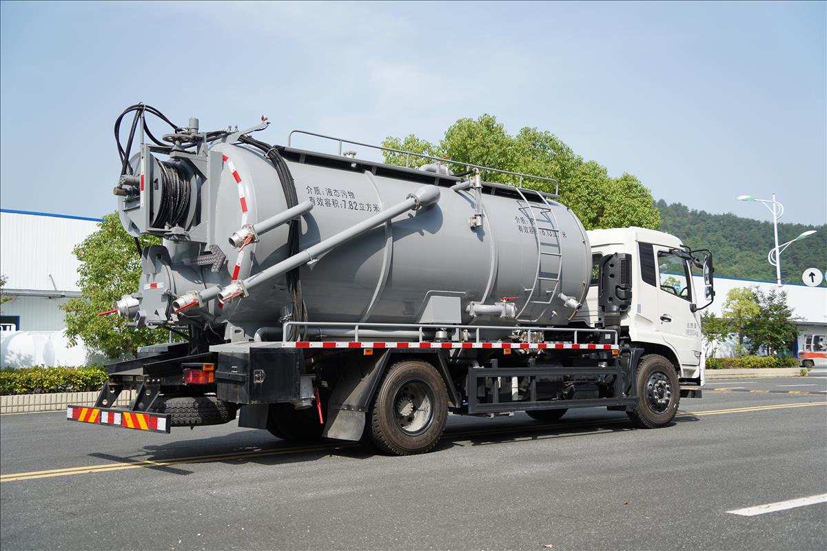 18T清洗吸污車(chē)